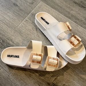MUK LUKS White Grand Cayman
2.0 Women's Sandal Size 10 Coastal Beach Vacation